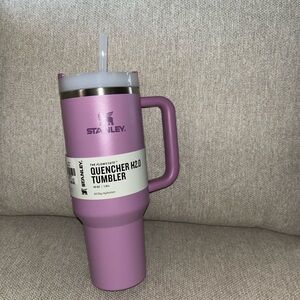Stanley quencher tumbler.